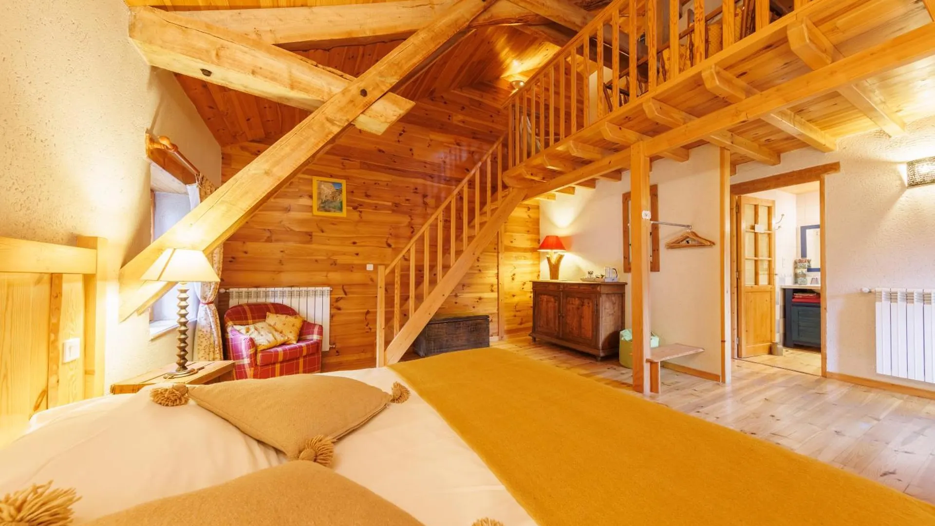 Moulin Du Bateau - Gite De Charme - Piscine - Nature Leotoing 0*,