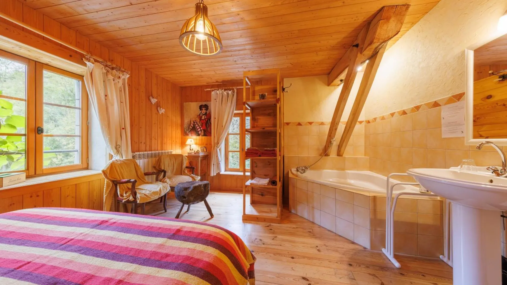 Moulin Du Bateau - Gite De Charme - Piscine - Nature Leotoing