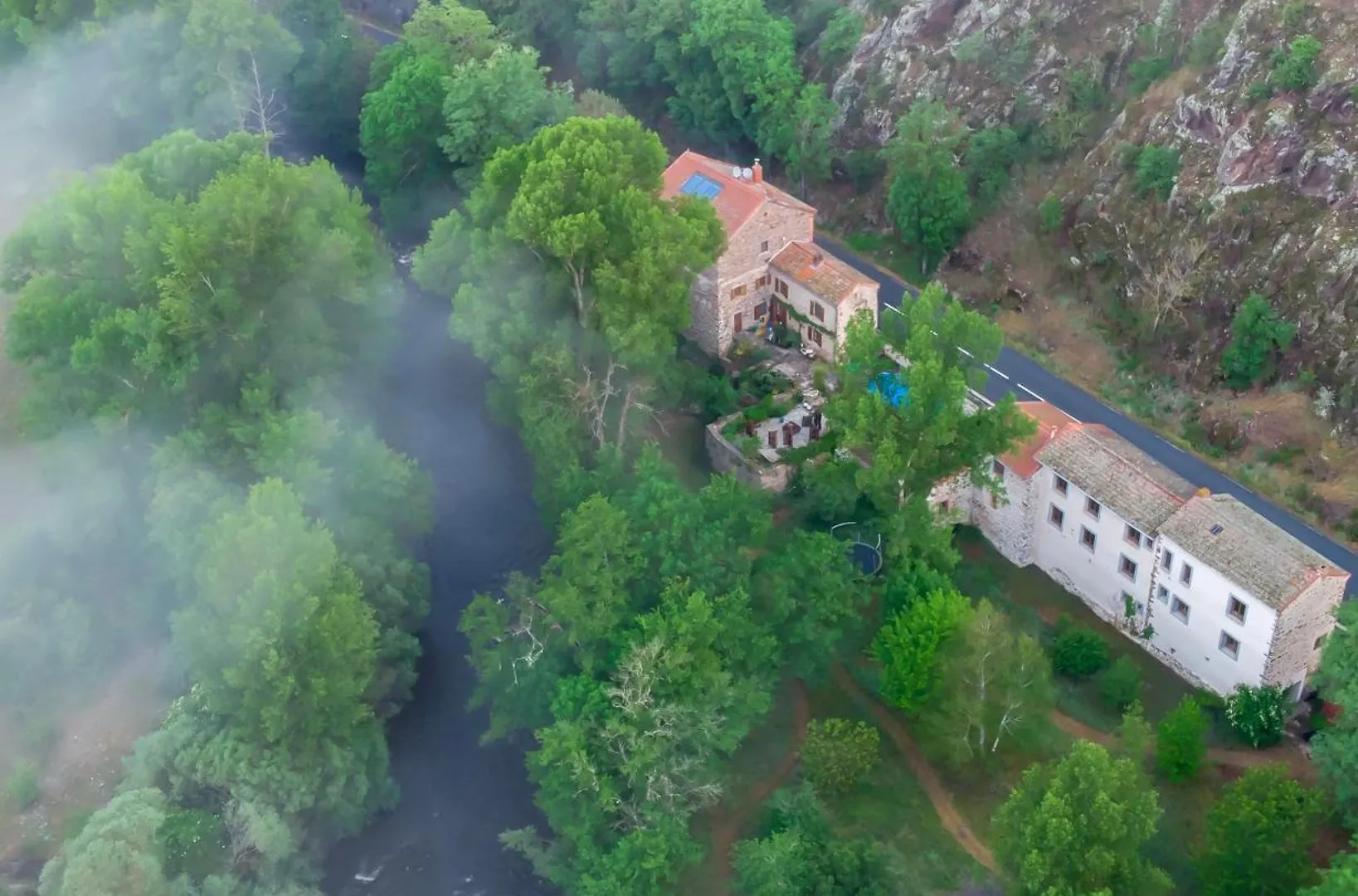 Moulin Du Bateau - Gite De Charme - Piscine - Nature Leotoing France
