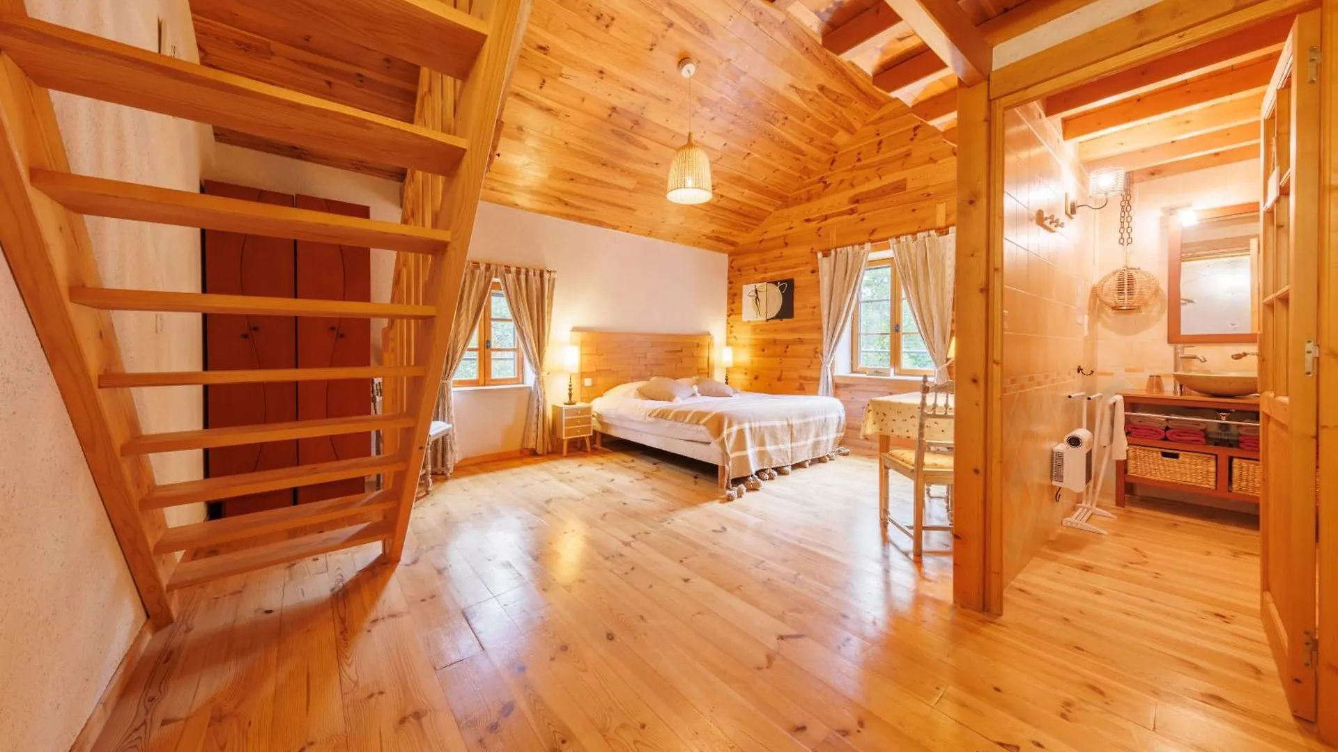 Moulin Du Bateau - Gite De Charme - Piscine - Nature Leotoing Holiday home